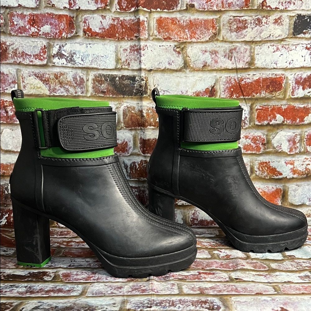 FALL VIBE 🍁 Sorel Medina III heeled rain boots - Picture 3 of 11